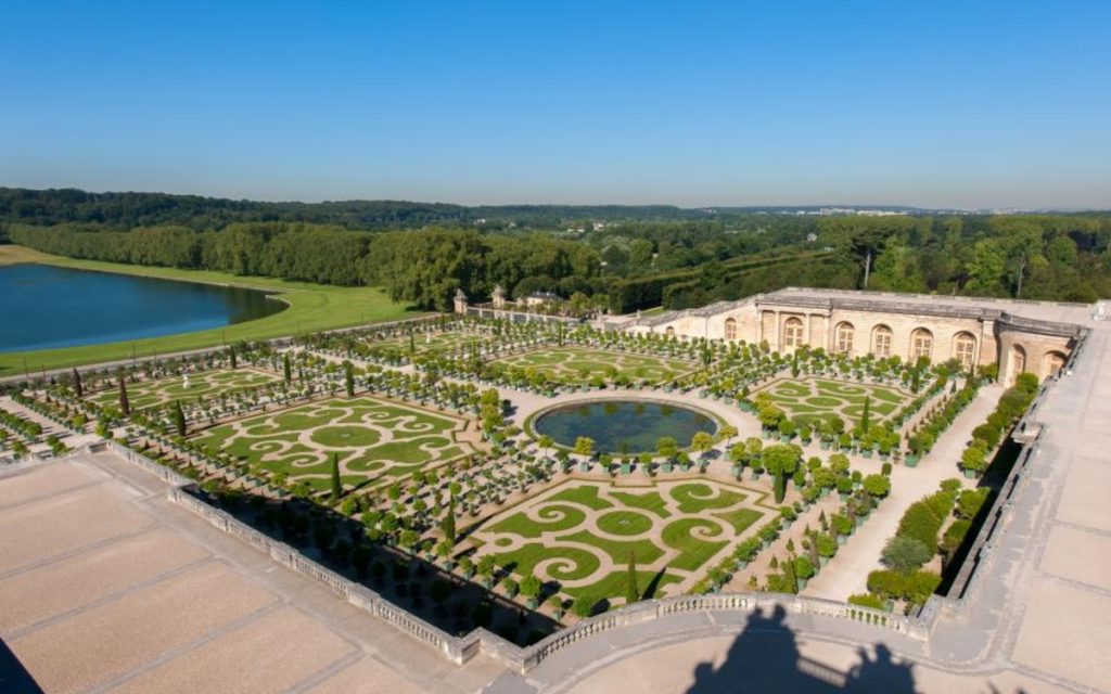 The best luxury wedding venues in Paris - Destination wedding - wedding planner Paris - Chateau de Versailles