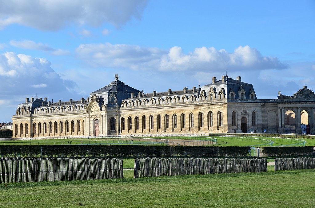 The best luxury wedding venues in Paris - Destination wedding - wedding planner Paris - Chateau de Chantilly