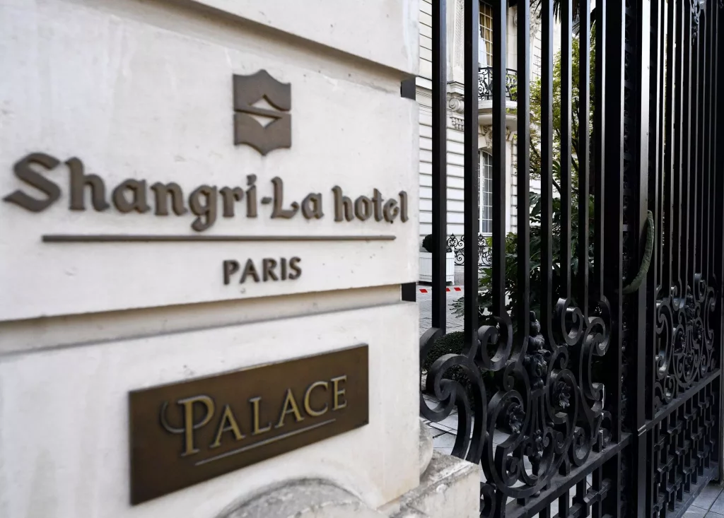 The best luxury wedding venues in Paris - Destination wedding - wedding planner Paris - Shangri La Paris