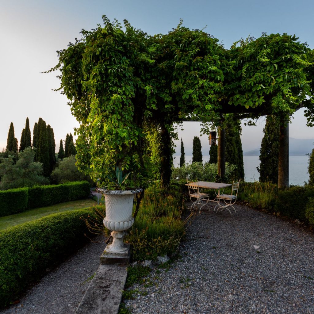 Best luxury wedding venues in Italy - Destination wedding - Luxury Wedding planner - Villa Cortine