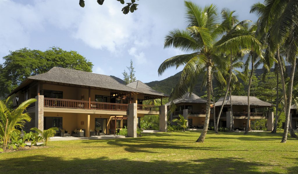 Luxury-wedding-at-Constance-Ephelia-in-Mahé-Seychelles