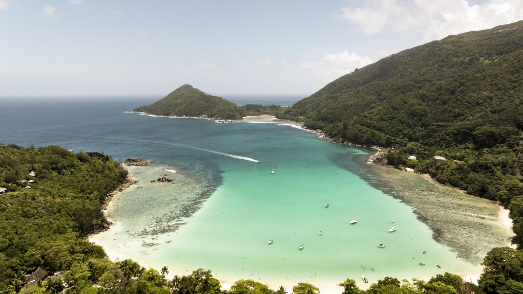 Luxury-wedding-at-Constance-Ephelia-in-Mahé-Seychelles